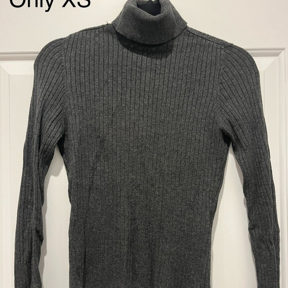 Only Brand Xsmall Turtleneck
